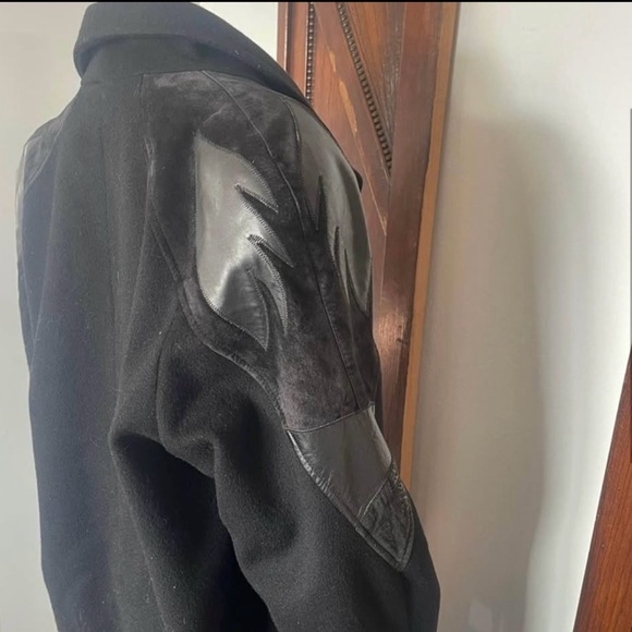 Vintage LUBA Pure Virgin Wool Coat - Leather Accent Patches & Shoulder-pads - Picture 3 of 6